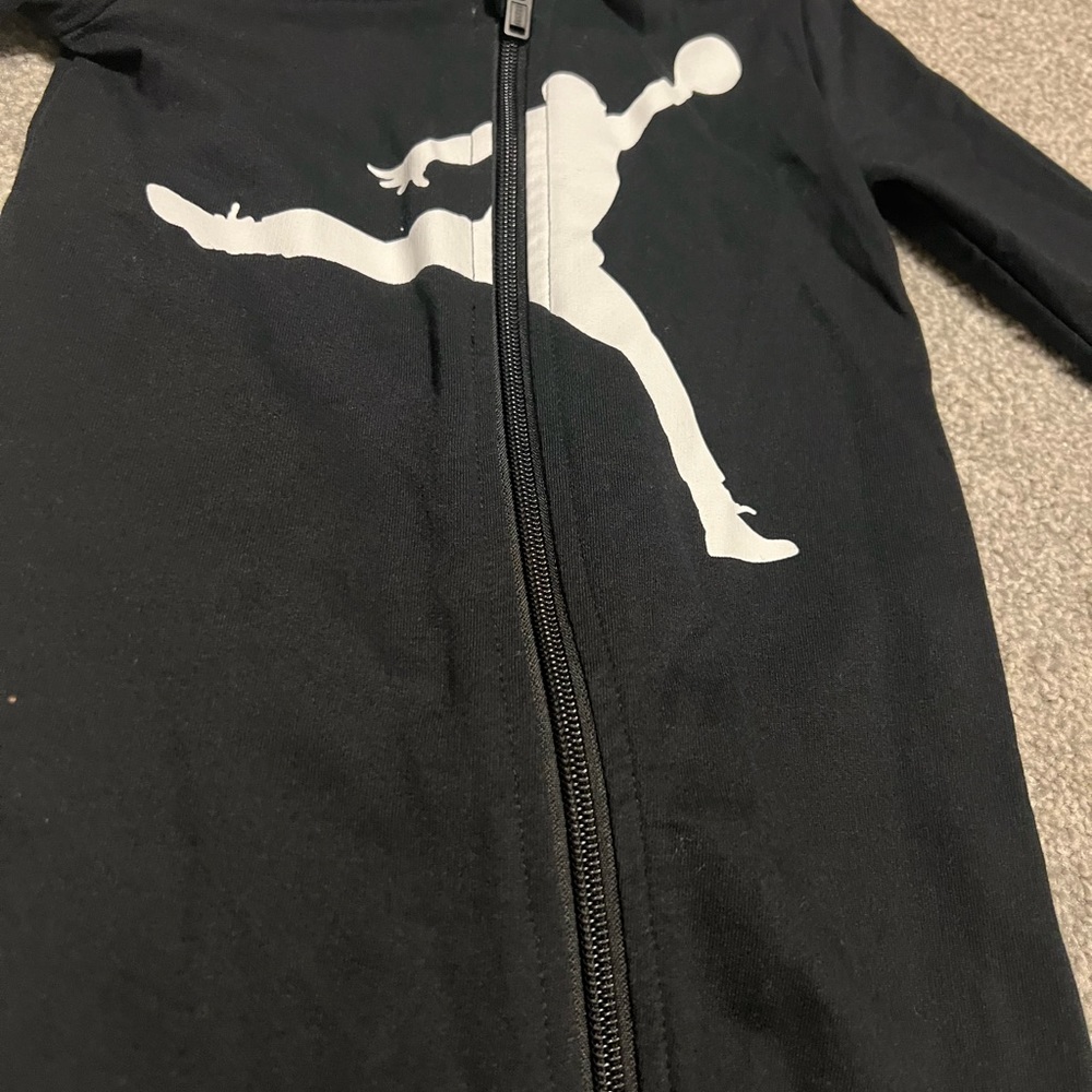 Jordan Jumpsuit 24 month - Picture 3 of 3